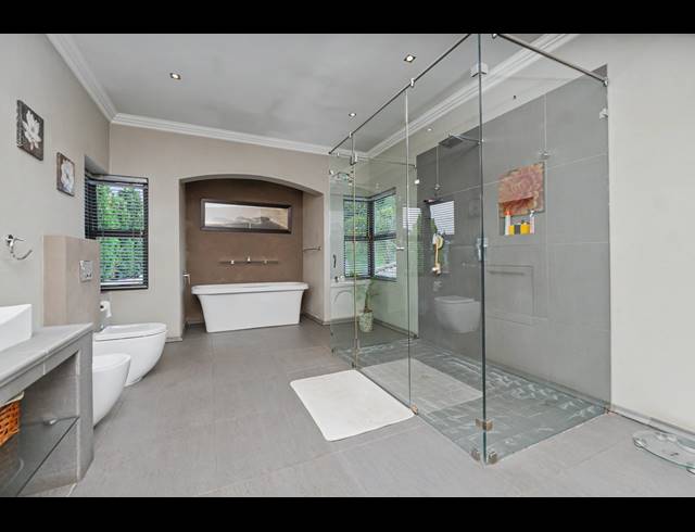 5 BEDROOM FREEHOLD FOR SALE IN BLUE VALLEY GOLF ESTATE